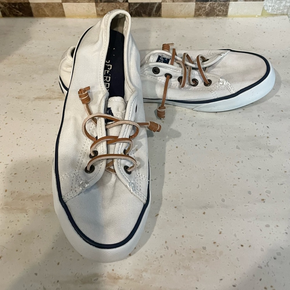 Sperry Lace sneakers
